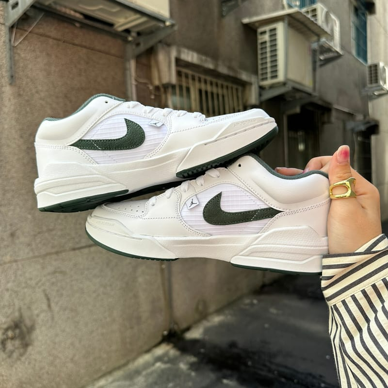 Ad: Around £45 OFF the Jordan Stadium 90 Low 'White & Light Olive'! Taking elements from the AJ1 and AJ5, this is a new classic with an emphasis on comfort💚

Link > tidd.ly/43YWyv4
Priced down from £129.95 to just £84.49!

Sizes UK2.5-UK9.5

📷aspershoes