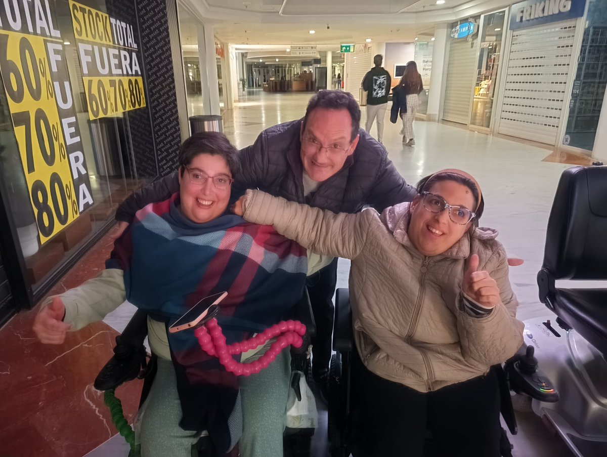 CiudadaniaUpace's tweet photo. El pasado viernes tres integrantes del grupo Ciudadanía Activa Fueron al @CineYelmo o de @BahiaSur  con la única ayuda de mentores

@UPACESanFdo https://t.co/5gqA8APtx6