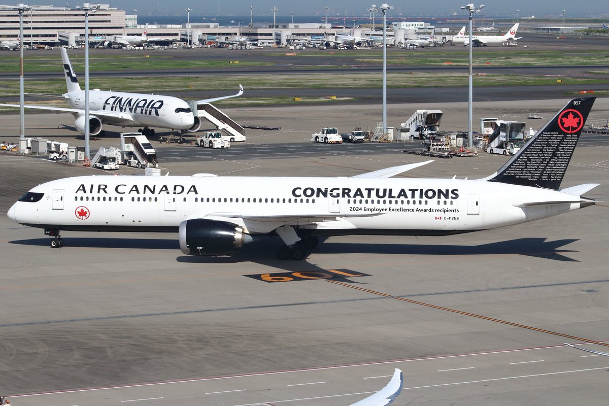 Air Canada
Boeing 787-9   C-FVNB
Congratulations Livery
RJTT/HND