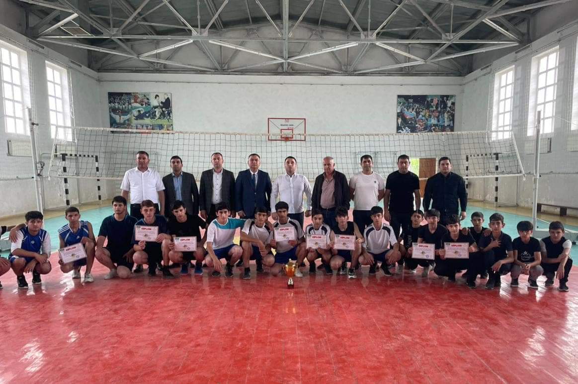 🏐 02-06 may 2024-cü il tarixlərində Kürdəmir rayonunda Ulu öndər Heydər Əliyevin 101 illiyi münasibətilə voleybol  üzrə ümümtəhsil məktəblərin komandaları arasında keçirilən turnir başa çatıb.
#birkimibirlikdə #azeidman #voleybol
#HeydərƏliyevirsi #MARGİİ