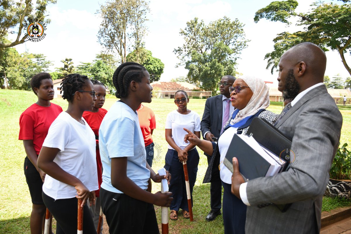 The Deputy Chairperson of @UgandaEC, Hajjat Aisha Lubega today spoke to and interacted with students of @gayazahigh about their rights and responsibilities in the electoral processes and called on them to fully participate in them as part of their #CivicDuty. #VoterEducation