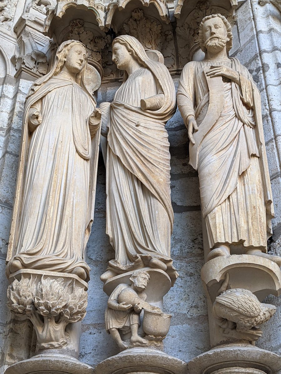 @culturaltutor It was so unique seeing the figures outside the Chartres Cathedral in France - 

They had mostly scenes from the Old Testament, as well as some animals and people - some were miniature, while others looked like this (own photo):