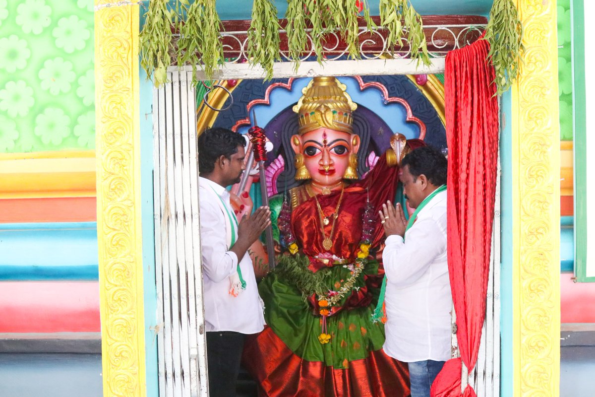 MLAKCB's tweet photo. ✋🏻 ఎన్నికల ప్రచారం ✋🏻  
తేది:- 06-05-2024 ,సోమవారం 
పి.గన్నవరం నియోజకవర్గం 
అయినవిల్లి మండలం పొట్టిలంక గ్రామం నుండి ఎన్నికల ప్రచార ర్యాలీ లో పాల్గొని విజయవంతం చేసినందుకు ప్రతి ఒక్కరికి నా  హృదయపూర్వక దన్యవాదాలు
#కొండేటిచిట్టిబాబు https://t.co/BtZfrKWtdQ