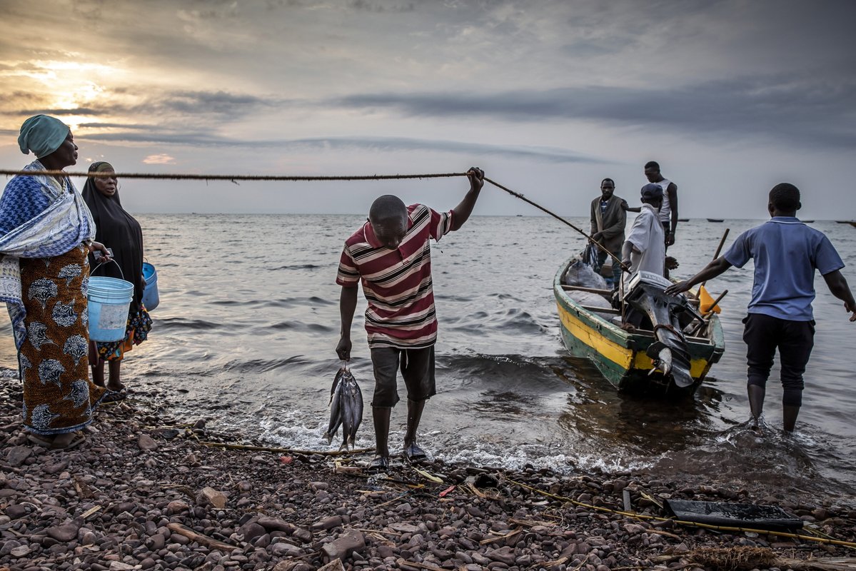 📢Great news for Lake Tanganyika

New funding from #FISH4ACP #PROFISHBLUE & #Tanzania #Zambia brings fish stock assessment closer – a big step for sustainable management of Lake Tanganyika’s aquatic resources.

👉🏾 bit.ly/3yaSD2m 

@EU_Partnerships  @BMZ_Bund  @PressACP