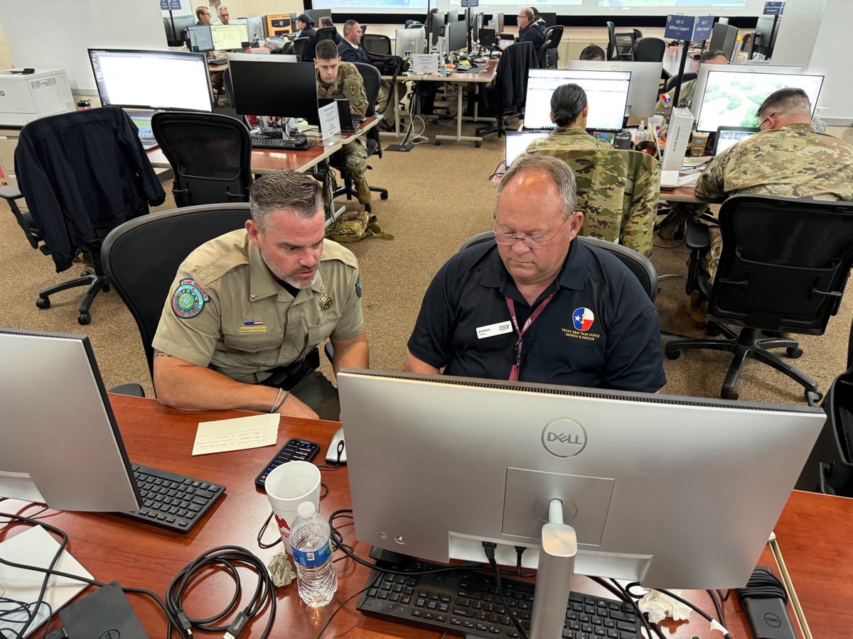 🚨The Texas State Emergency Operations Center continues 24/7 operations to support ongoing severe weather and flooding response efforts. Over 600 state emergency responders from more than 3-dozen agencies are supporting impacted communities across Texas 🚒🚓🚑🛥️🛟 #txwx