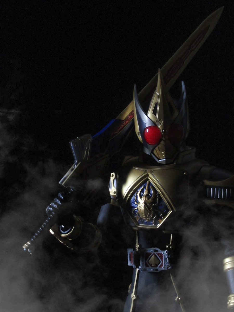 #夜のフィギュア撮影会
仮面ライダーブレイド
キングフォーム

#仮面ライダー剣