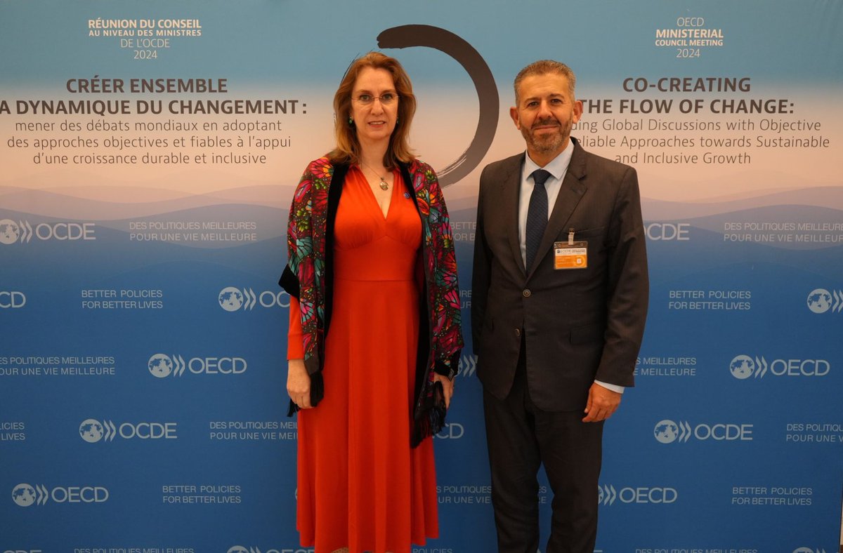 🤝 Last week at the #OECDministerial chaired by @MofaJapan_jp, our Executive Board Member & @Coparmex's Vice President @fernandotrevino met with the @DelegamexOCDE's Ambassador @sybelg.

They spoke about the importance of business involvement from the Latin America region & the…