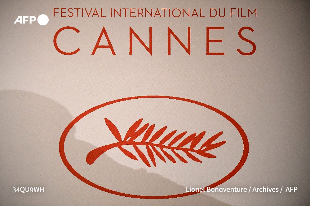🎞️ Un collectif de travailleurs du cinéma appelle à une grève 'de tout.e.s les salarié.e.s du Festival de Cannes et des sections parallèles' visant à les 'perturber', à une semaine de l'ouverture du plus grand événement du 7e art #AFP 1/2