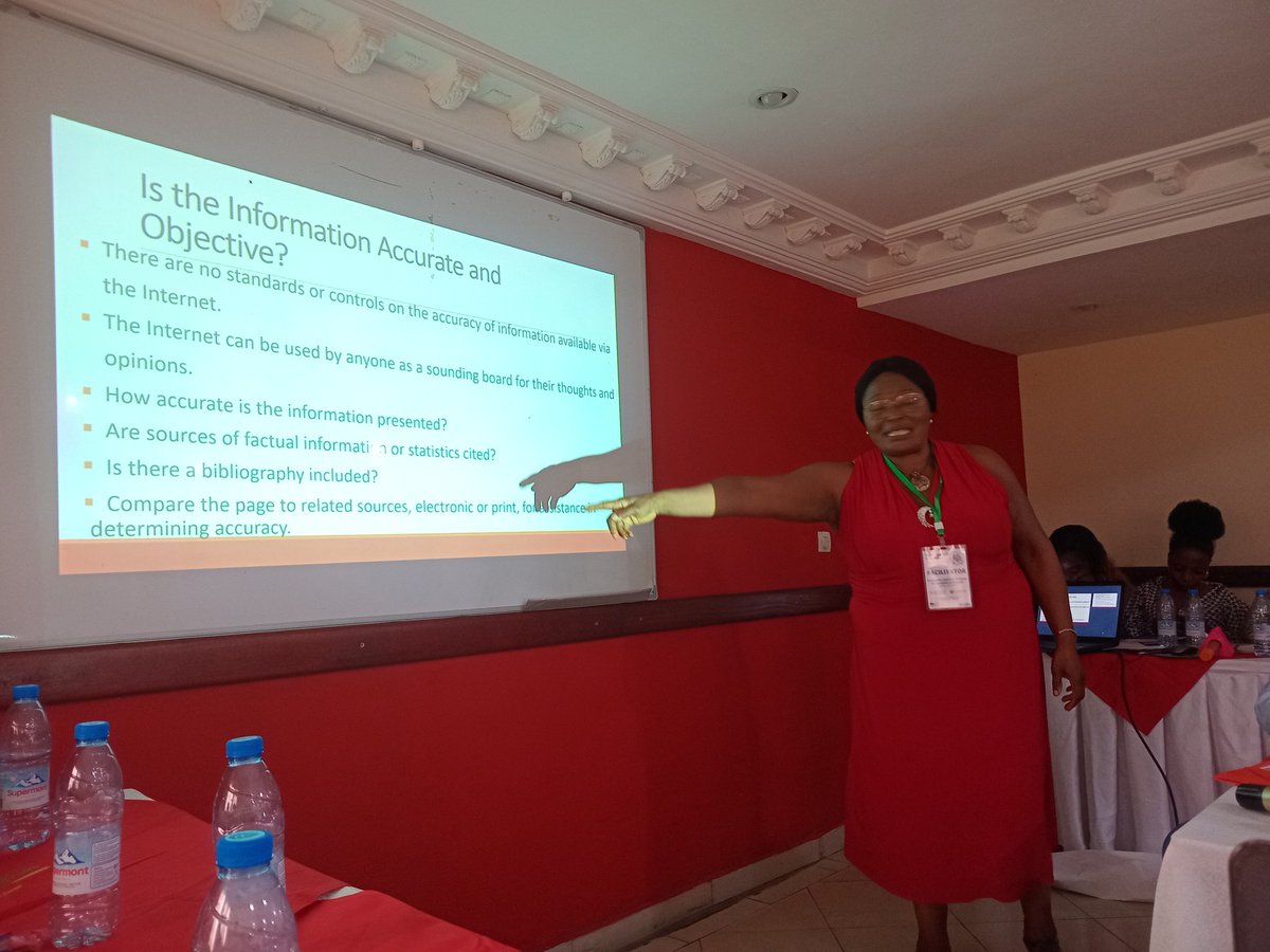 How to using Open Source ou Comment collecter et utiliser les données ouvertes en ligne? Prof Rosemary Shafack donne quelques clés à cette session de 'Investigative Reporting Workshop for Journalists in Cameroon' organisé par @CamasejN et @USEmbYaounde à Douala #PressFreedom