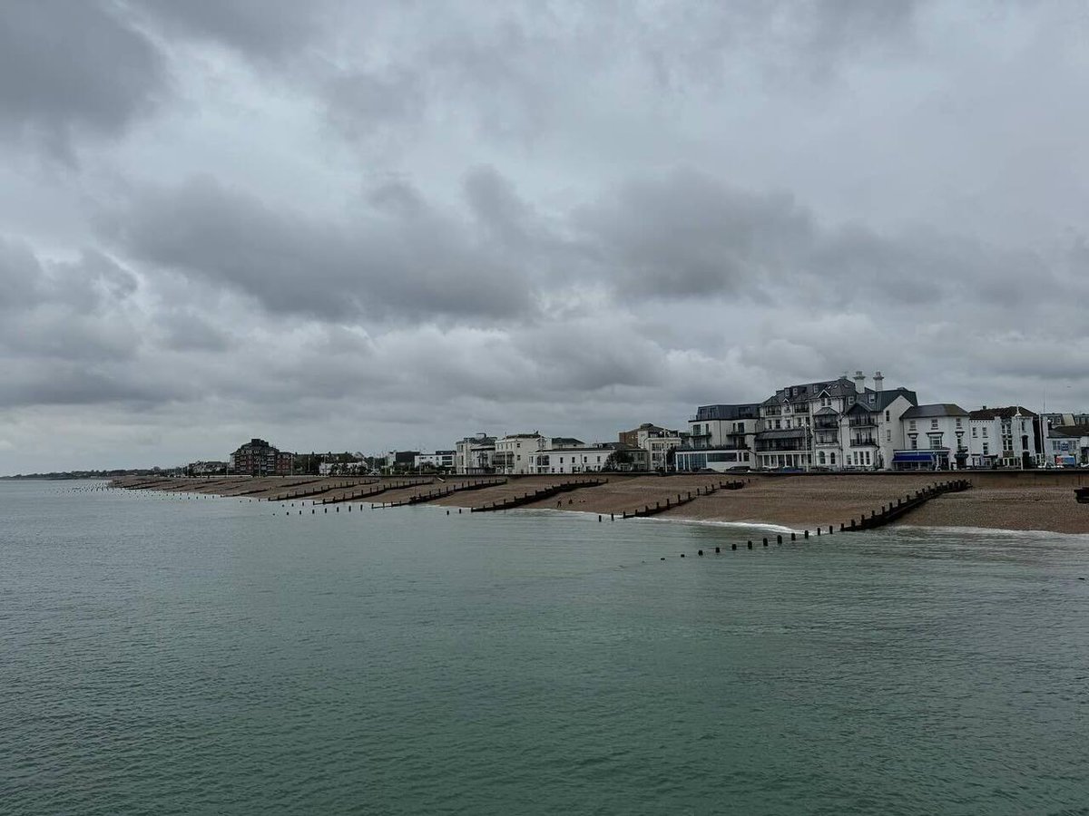 Timothy_Hughes's tweet photo. Bognor Regis #bognorregis #bognor #bognorbeach #visitbogor #bankholiday #bankholidayweekend #bankholidaymonday #bankholidays #bankholidayfun #bankholidayvibes #seaside #seasideview #seasidetown https://t.co/saugh3QUbB https://t.co/JTcJl7CmZW