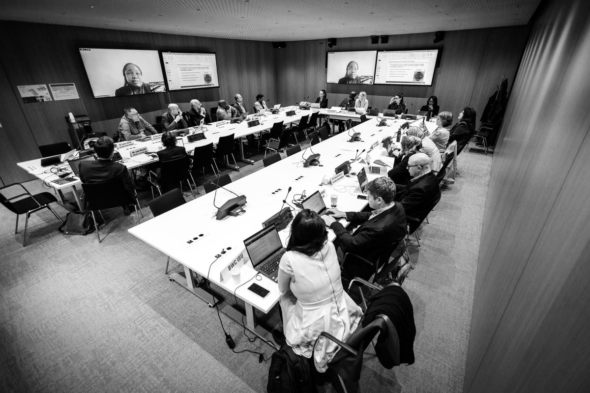 The advisory group on responsible use of the life sciences and #DualUse research convened April 16-18 for its first meeting at WHO HQ. Read about it here: who.int/news/item/02-0…