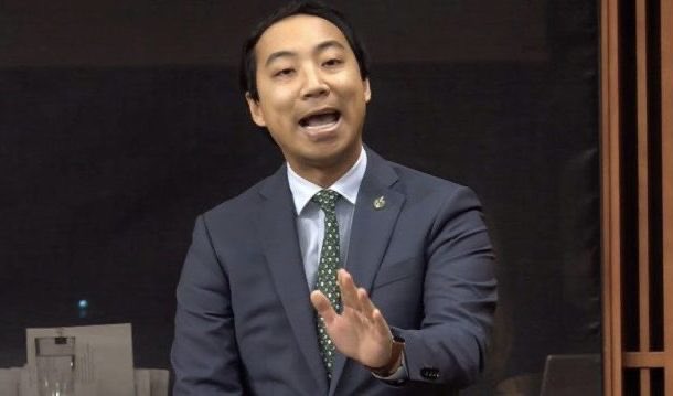 NDP is silent over Party organizer's vulgar anti-Semitic taunts against @KevinVuongMP as friend of Israel; @TheJagmeetSingh earlier dropped two candidates for crude anti-Jewish remarks.  blacklocks.ca/mp-denounces-v… #cdnpoli