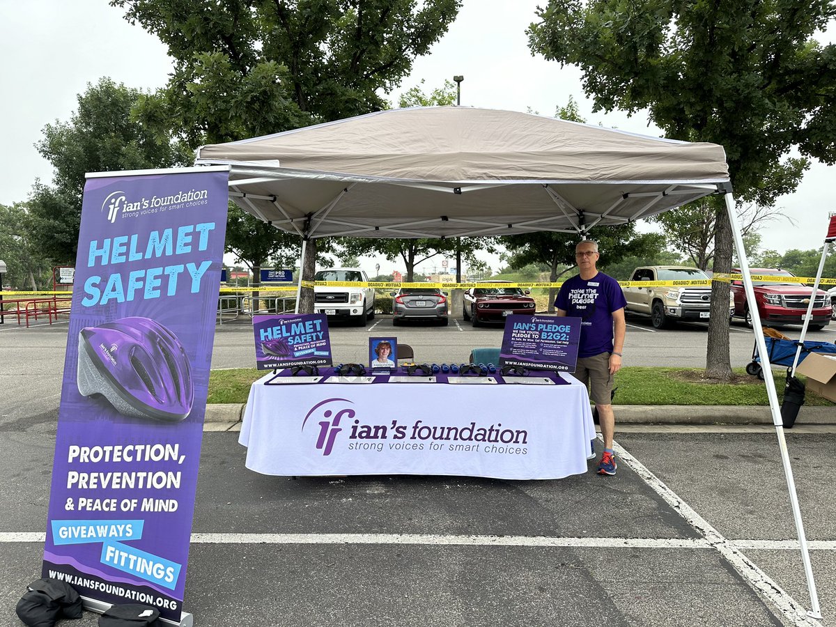 213 people educated about helmet safety! A huge thank you to board members Daria and Scott Putzier for representing Ian’s Foundation and promoting helmet safety at the University Health Safe Kids Day Event. Making a difference one child at a time! 💜