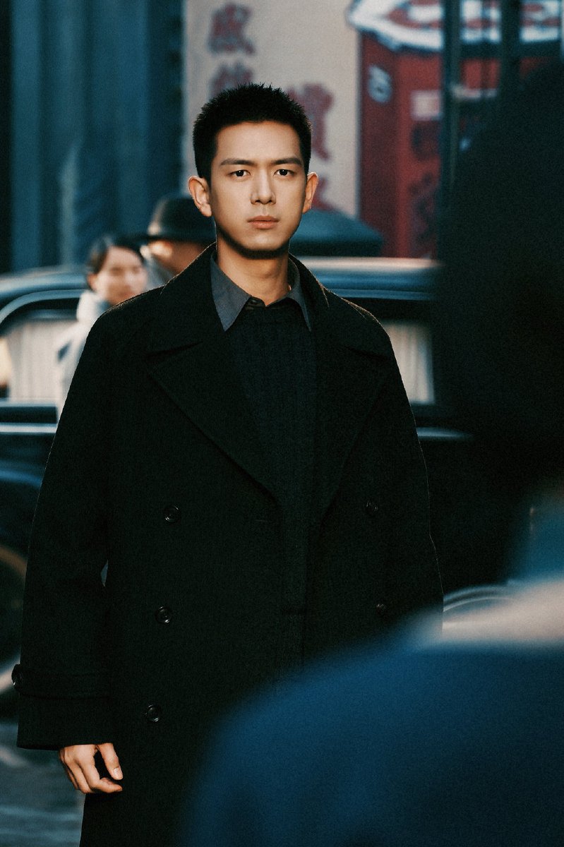 #LiXian studio posted some handsome snaps of Hua Zhen/ Xiang Yuansheng for the finale of the republican drama #ShootingStars on MGTV 🖤🧡 MORE: weibo.com/u/5884616667