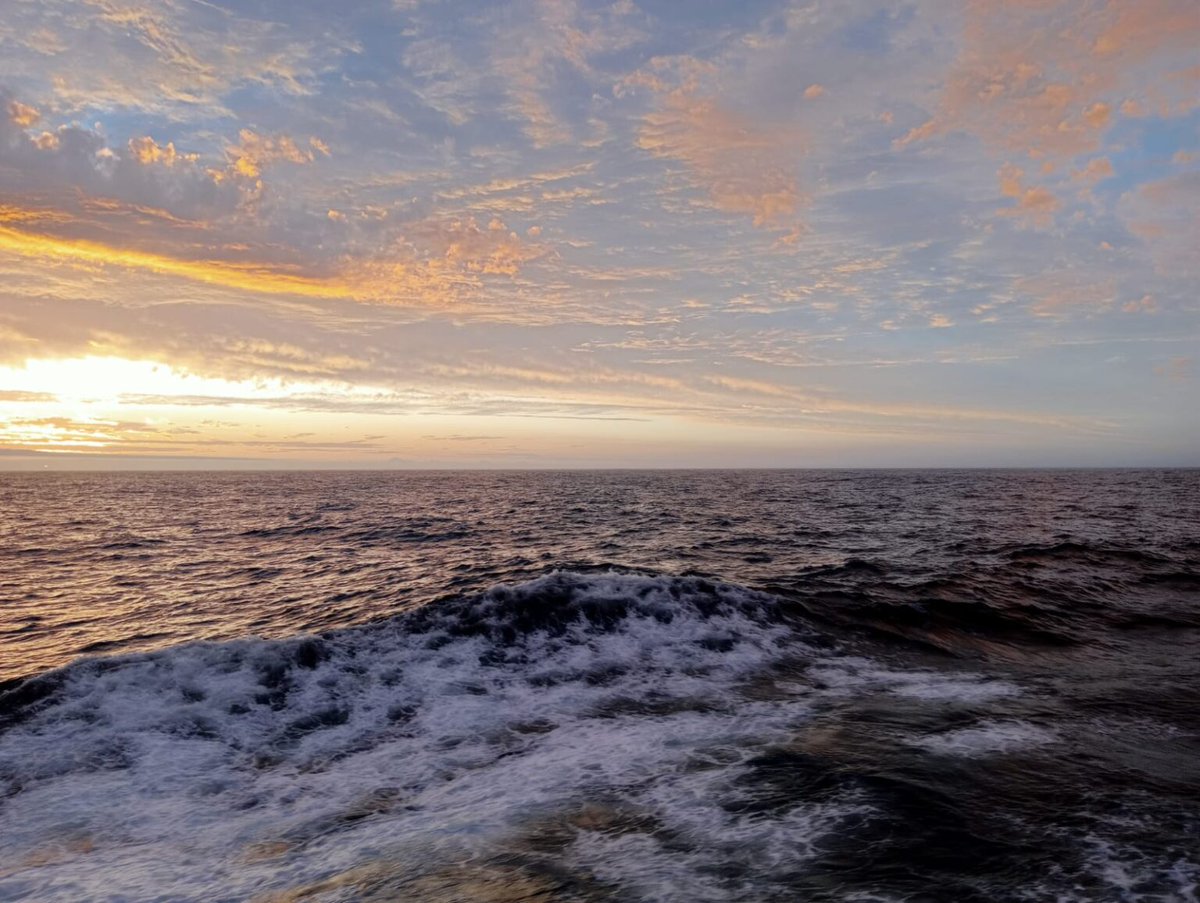 SWOT-AdAC (@SWOT_AdAC@sciences.re) (@swot_adac) on Twitter photo 📢 #JOB 2-years Postdoc position in <a href="/LetsTalkOceans/">Lisa M Beal</a> Lab, Rosenstiel School, University of Miami, in NSF #QUICCHE project. You will lead the processing and analysis of satellite and observational data to to better understand #Agulhas leakage and variability
bit.ly/4bqKllC 📢 #JOB 2-years Postdoc position in <a href="/LetsTalkOceans/">Lisa M Beal</a> Lab, Rosenstiel School, University of Miami, in NSF #QUICCHE project. You will lead the processing and analysis of satellite and observational data to to better understand #Agulhas leakage and variability
bit.ly/4bqKllC