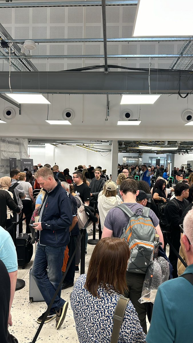 MaldeKris's tweet photo. @bhx_official utter shambles and chaos. We have even missed our Lounge because of these delays at security. https://t.co/SU672d7AEA
