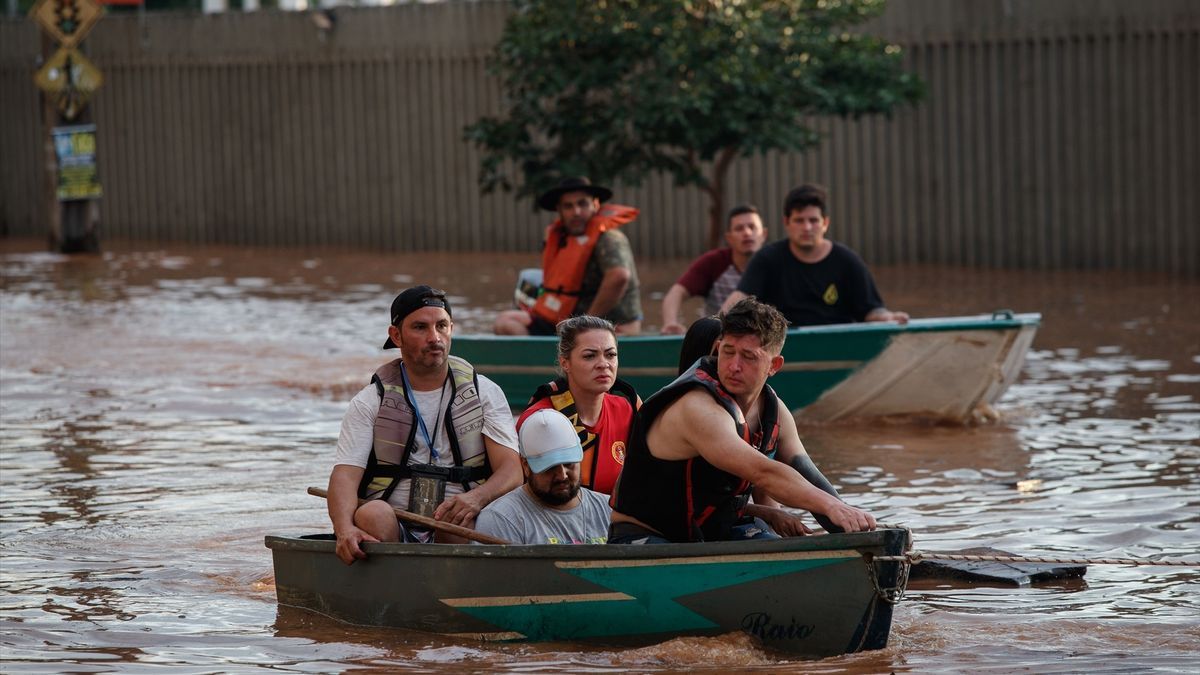 Gobierno de Brasil declara estado de calamidad por fuertes lluvias - buff.ly/3QztyEG #EVNews #Brasil #lluvias