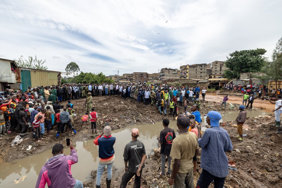 President William Ruto in Mathare: We will provide mattresses, bedsheets, and 10,000 Ksh for alternative rent to facilitate the dignified relocation of 40,000 Kenyan families living in riparian reserves and those affected by floods. Additionally, construction of 20,000 affordable…