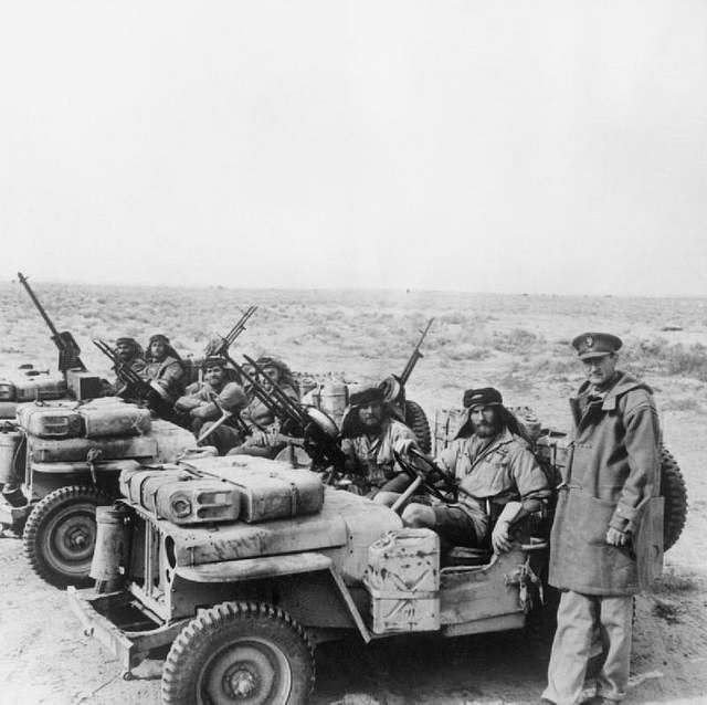 Colonel David Stirling, founder of the Special Air Service (SAS), with an SAS Jeep patrol in North Africa, January 18, 1943! #vintage #mondayvibes #legends #history #SAS .................... Happy Monday! #monday .................... 📸 Unknown #jeep #jeeplife #legendary1941