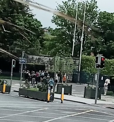 An hour before kick-off and the atmosphere is electric at the Garden of Remembrance #IrelandisFull pitiful paytriot parade. 🤣🤣🤣
I spy with someone else's little eye, notorious #FarRight hatemongers Dee Wall & Heasman.