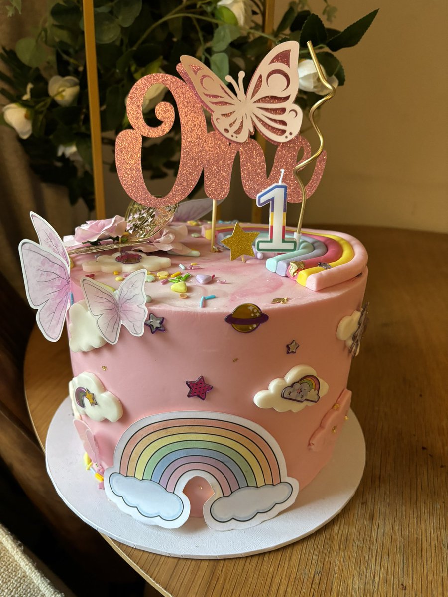 a_detola's tweet photo. rainbows and butterflies 🥰 https://t.co/IIYzukTWCl