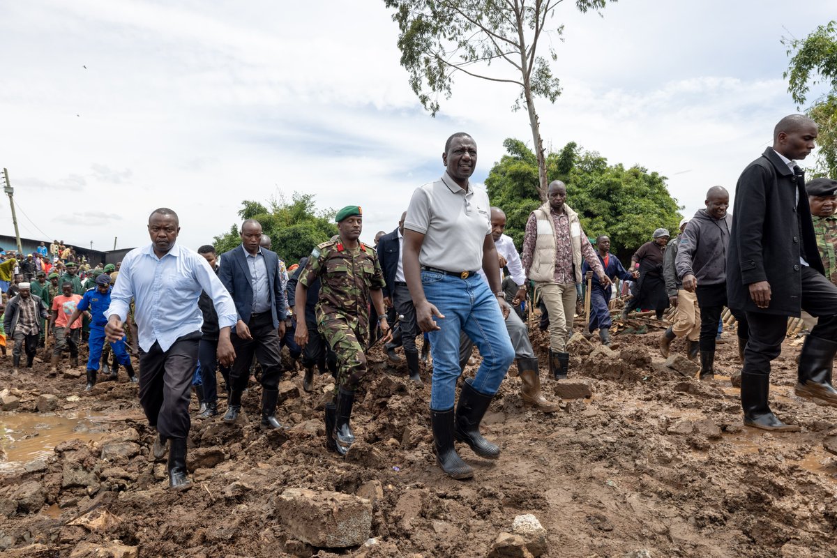 The Government stands with the victims of floods across the country. We will supply enough food and bedding besides offering safe settlement to the 40,000 displaced households. We have also allocated KSh1 billion to rebuild schools so that our children can resume their studies in…