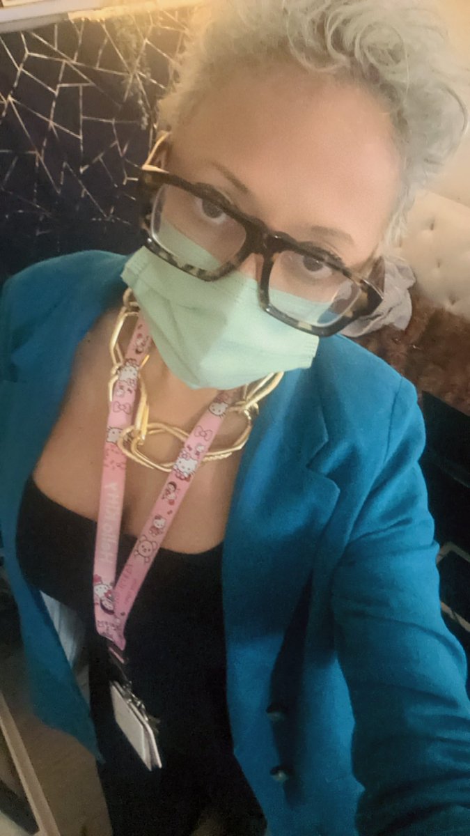 I’m feelin myself I’m feelin myself…. #ilooklikeasurgeon