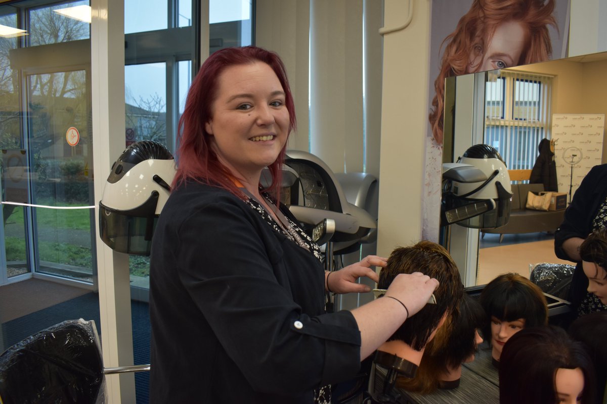 'It’s now great that I can do Hairdressing while I’m an adult. It’s building my life skills and allowing me to work around my kids.' 💇‍♀️

Amanda is one of our amazing adult learners who's advanced her skills through College. 🏆

See what you can achieve: sheppeycollege.ac.uk/study-with-us/…