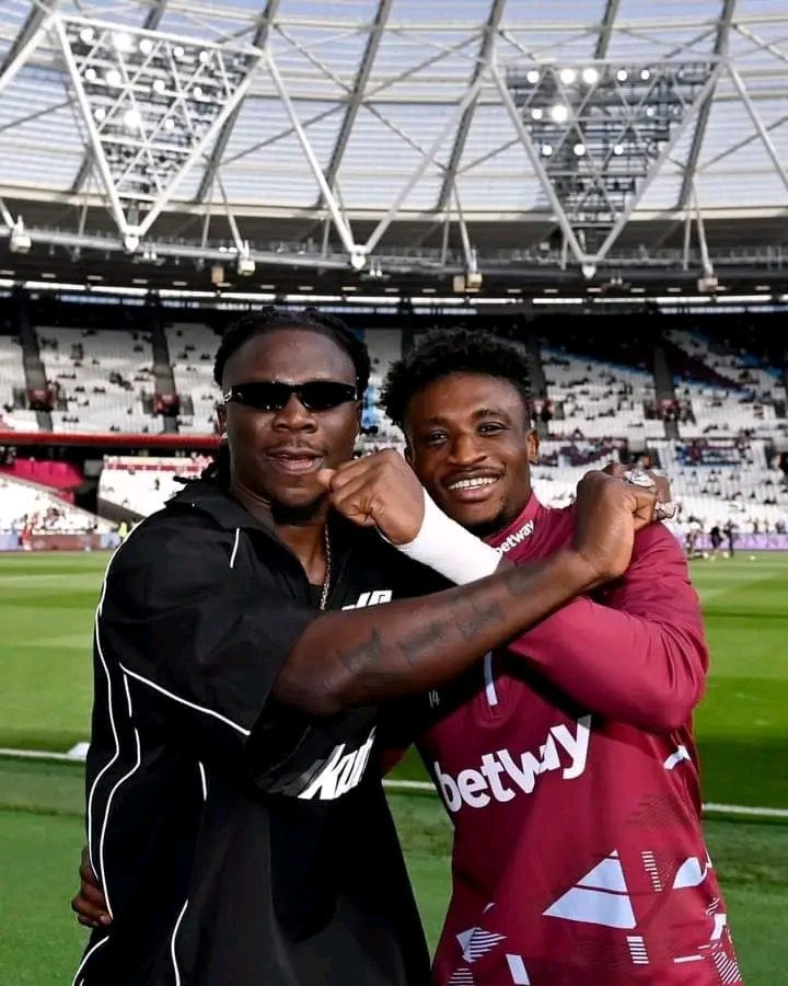 🔥 From Ajax to West Ham: Stonebwoy & Kudus' Unbreakable Bond… Across continents and stadiums, the bond between Ghanaian football star Mohammed Kudus (@KudusMohammedGH) and the incomparable Stonebwoy (@stonebwoy) shines bright. Their journey symbolizes love and unwavering…