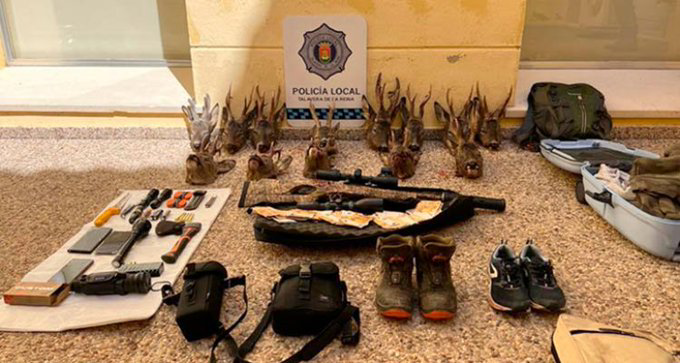 El tercer y cuarto caso aislado de hoy 👇 
Investigan a un joven de Talavera y a otro de Casarrubios por la caza furtiva de 13 corzos #LaVerdadDeLaCaza lavozdeltajo.com/mvc/amp/notici…
