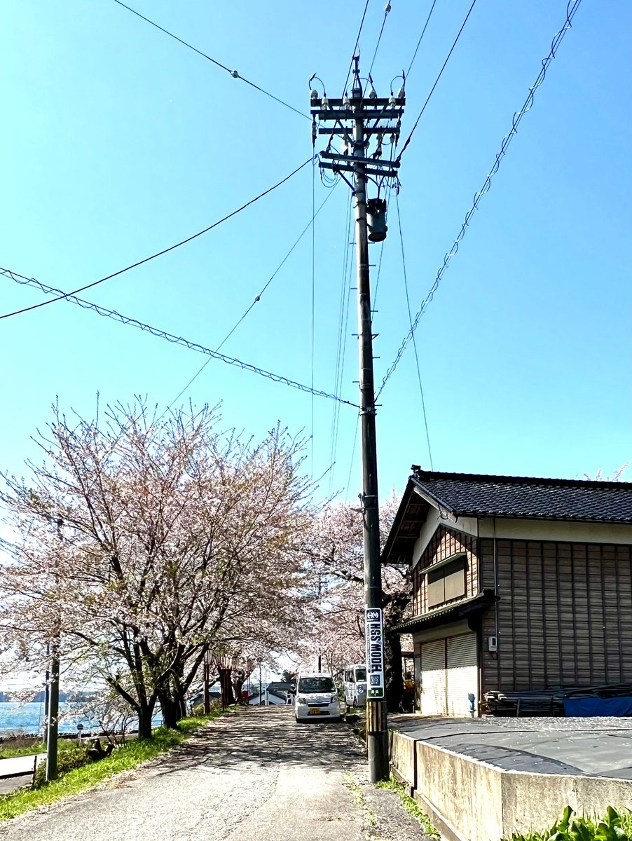 電信柱をプラ棒工作で 能登さくら駅に建ってる電信柱です #のと桜駅　#のと鉄道　#のと鉄道ジオラマ　#電信柱広告