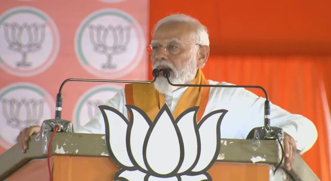 DrJitendraSingh's tweet image. We have approved 24 lakhs PM Awas for the poor of Andhra Pradesh. However, the YSR Congress hasn&apos;t been able to build half of the house we approved. Modi is trying to help the poor, but it pains them. 

- PM Sh @narendramodi 

#Modi4ViksitAP