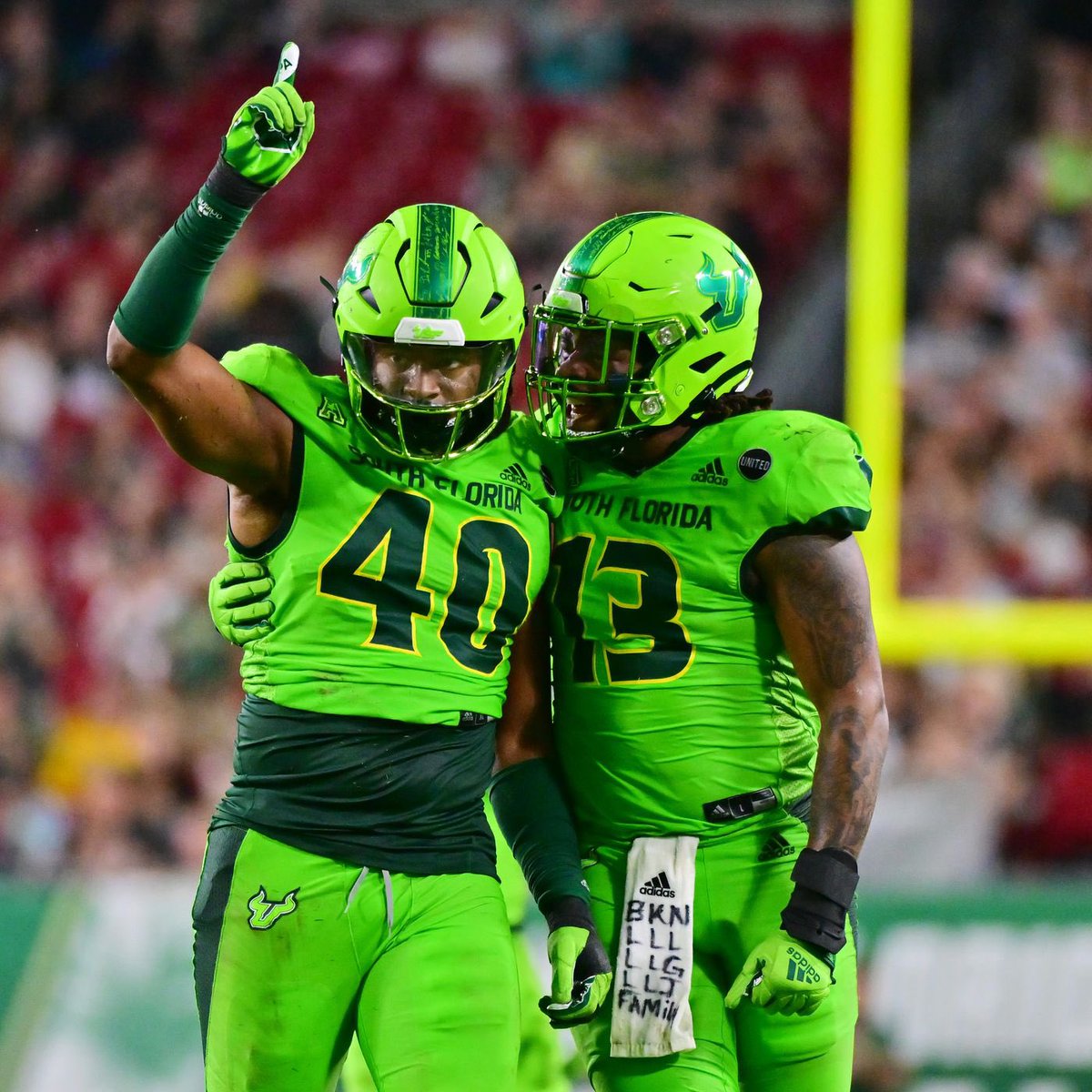 #AGTG Blessed to recieve an offer from @USFFootball ‼️ @CoachHoodie @DLineKP @CoachGolesh @trenchmenAC @JeffConawayTFA @Royals__FB @jamaalgelsey3 @RivalsFriedman @adamgorney @SWiltfong247 @JeremyO_Johnson @ChadSimmons_ @AndrewIvins @CoachSimmonsSC