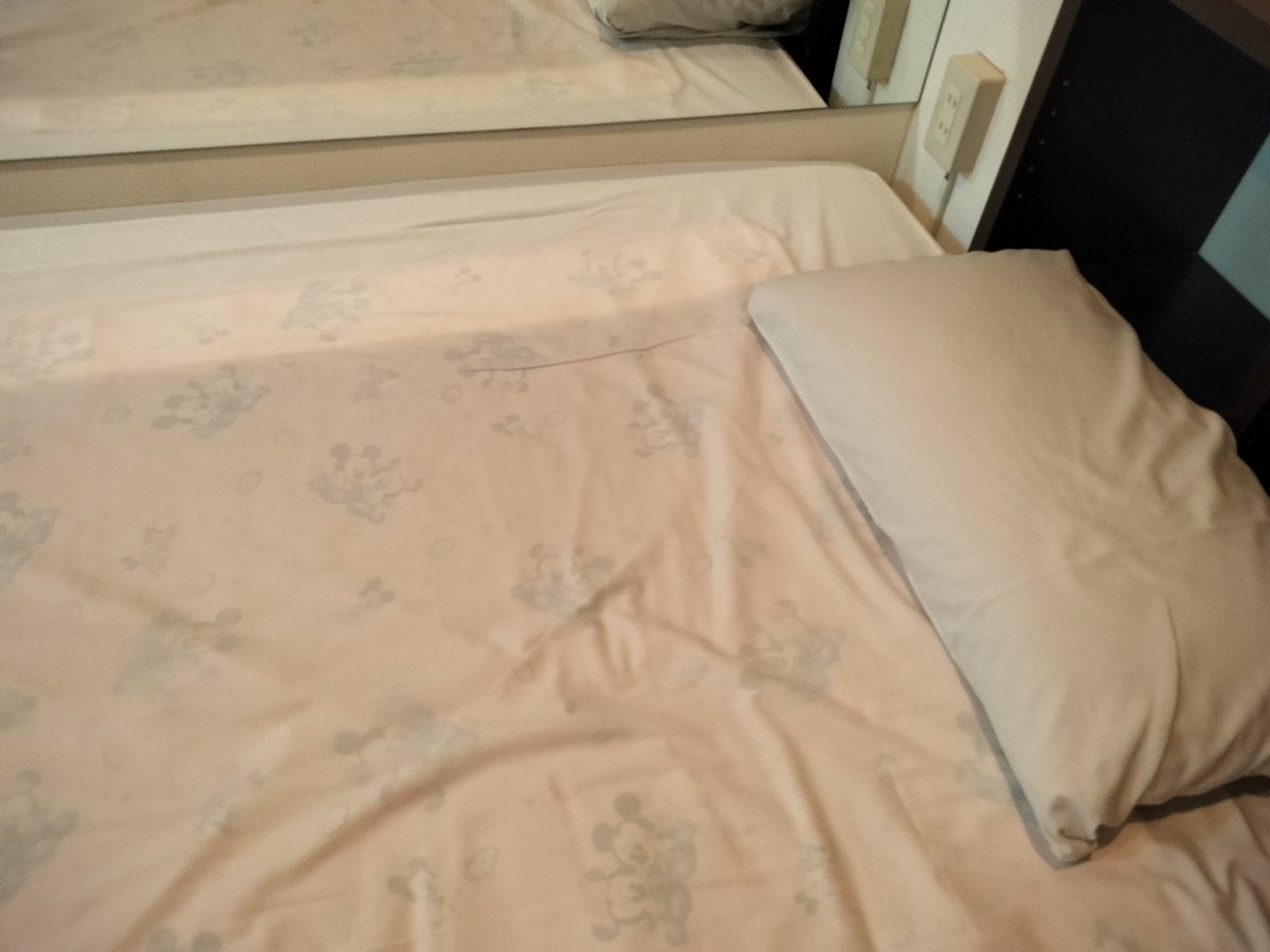 わたブラの樹ちゃんに入ってきました
きれいなタイ娘
入ってきた時に知り合いにそっくりでタマゲタわ
気持ち良いF
ちょうど好い乳
感じた年齢は三十路半ばくらい（私の主観です）
話し方が変だったから聞いたら歯科矯正したからみたい
容姿は間違いなく上位
喫煙者とはKiss無し😅
返しは無いかな