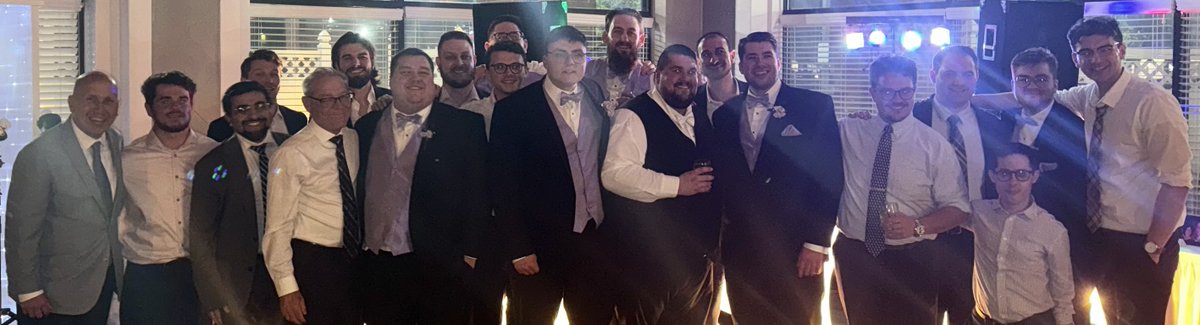 De La Salle Admissions Director Brendan Johnson, '15, tied the knot over the weekend! It was great celebrating him and his wife, Alyssa, and it was awesome having so many Pilots alumni in the same building! Another fine example of the lifelong brotherhood at DLS.

#PilotPride