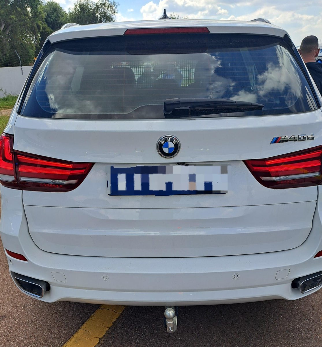 Tracker, SAPS Olivenhoutbosch, Gauteng Traffic, SAICB and Vision Tactical recovered a stolen vehicle. @SAPoliceService @GTP_Traffstats @saicb @visiontactical @MARIUSBROODRYK @StolenVehicle