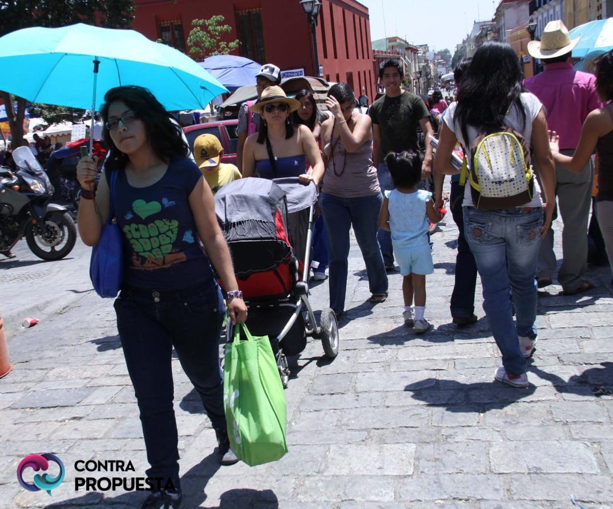 ContraProMx's tweet photo. #Oaxaca #ATENCIÓN
🔴Oaxaca ocupa el primer lugar en cuanto a defunciones por golpe de calor, por lo que recomienda que las personas se hidraten con agua natural, utilicen ropa ligera y eviten exponerse entre las 11:00 y 15:00 horas.

@SSO_GobOax 
https://t.co/Jtu9sV6Fp6 https://t.co/N9gu3PqoLx