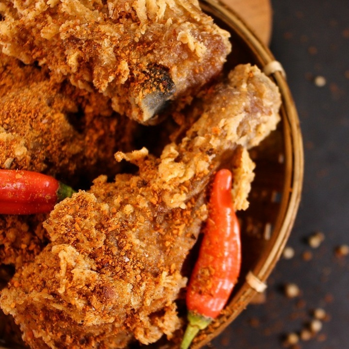 While you're in town for #CMAfest on June 6-9, be sure to sink your teeth into a #Nashville original; Hot Chicken! This famous spicy fried chicken dish can be found at various restaurants around the city, so start your journey at bit.ly/2YDGsq0. #hotchicken