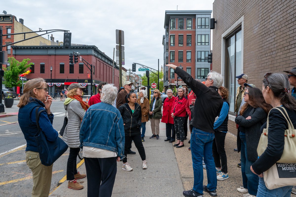 Photos from Jane’s Walk -- Seeing Hoboken through Jane Jacobs' eyes -- on May 4 by photographer John Dalton 
#janeswalk #janejacobs #hoboken #urbandesign
betterwaterfront.org/photos-from-ja…