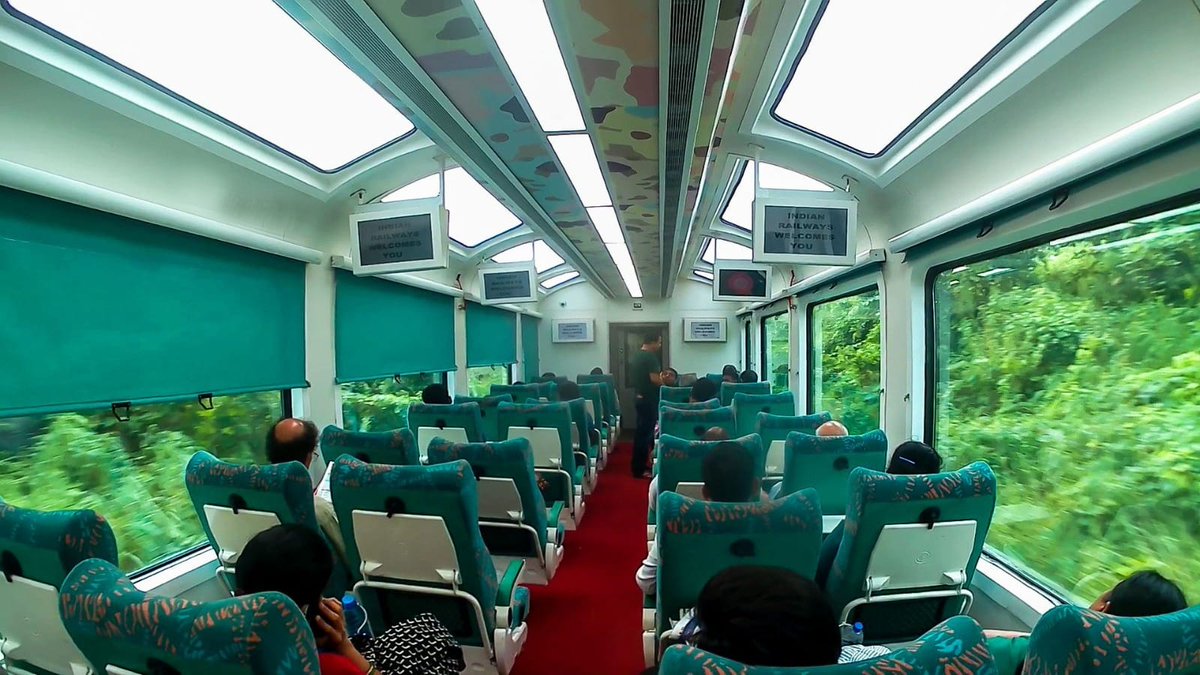 #CentralRailway's #VistadomeCoaches Serve 1.76 Lakh Passengers, Earn Rs 26.50 Crores in 2023-24..... . . The Vista Dome coaches on Central Railway are extremely popular having received an overwhelming response from passengers. Whether it is the breathtaking views of the valleys,…