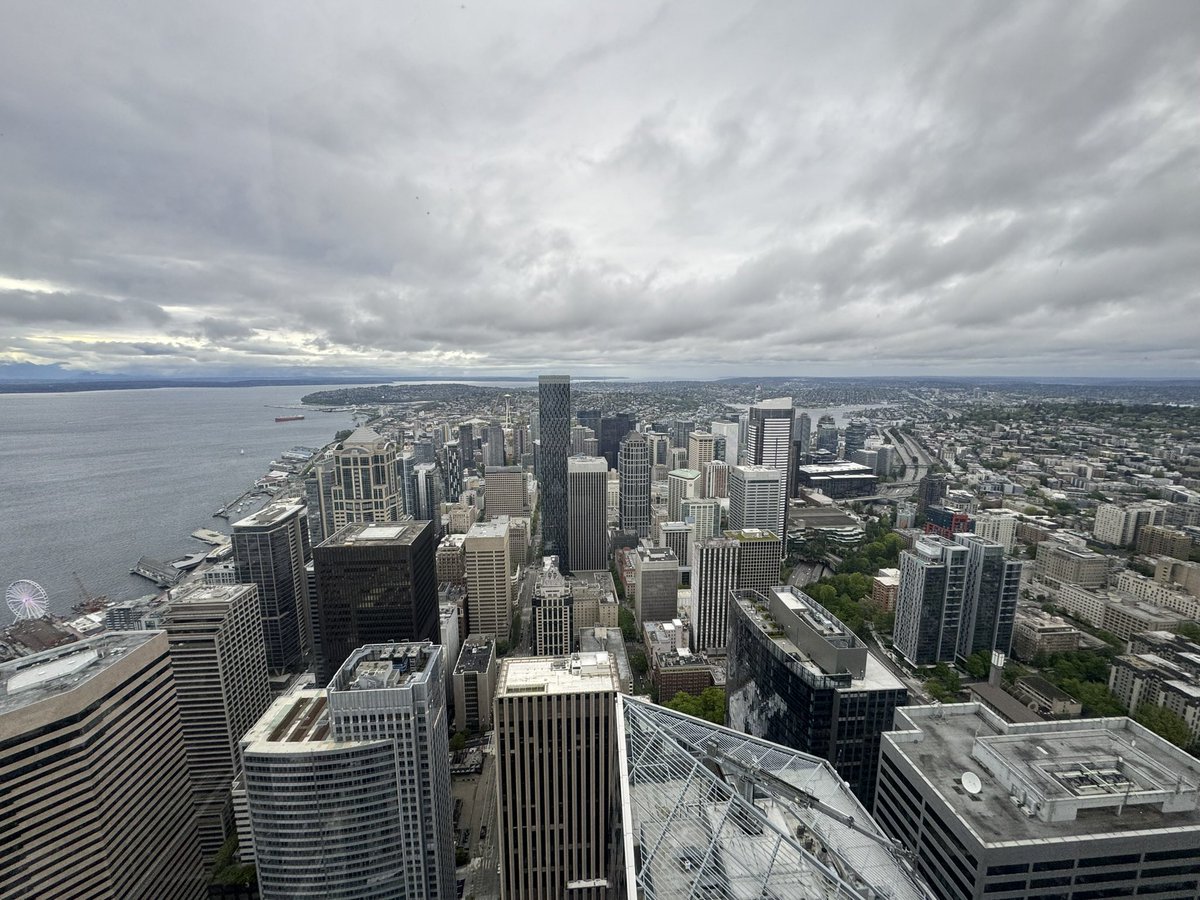 Thrilled to celebrate Dr. Anand Swaroop's well-deserved Friedenwald Award at #ARVO2024 with a spectacular party the Sky View Observatory in Seattle! 🌟🥂 His groundbreaking work inspires us all - Congratulations, Dr. Swaroop! #Visionary #CelebrateExcellence #TeamRetina