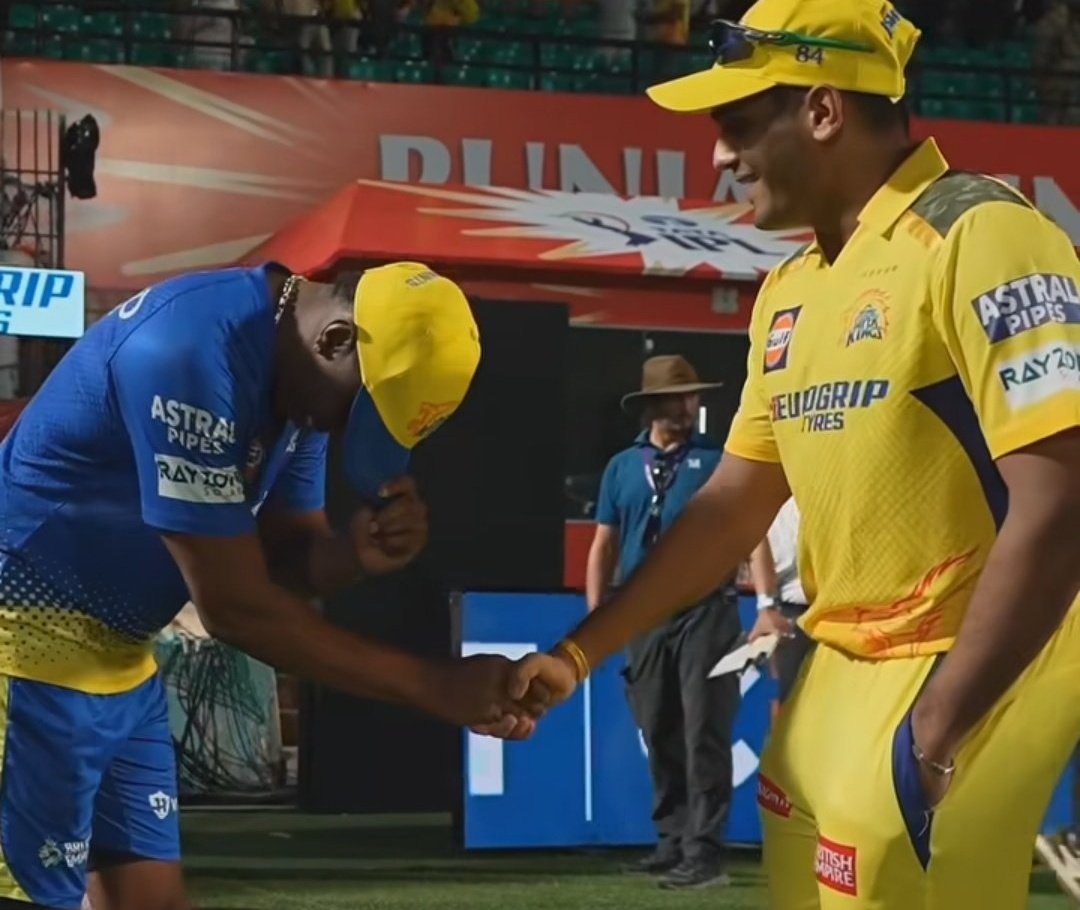 Bravo bows to LORD TUSHAR 🙄💥 #WhistlePodu #IPL2024 #CSK