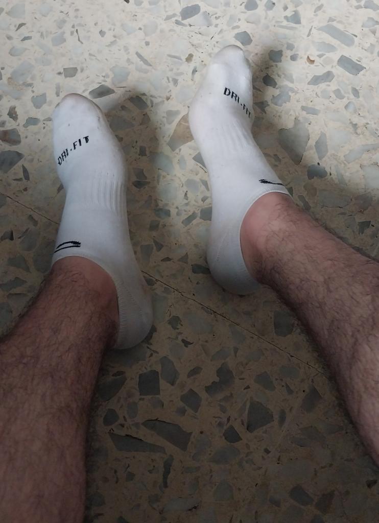 Anonymousmakhas's tweet photo. Anybody said short socks? #shortsocks #fetishmen https://t.co/IknSxfY1VA
