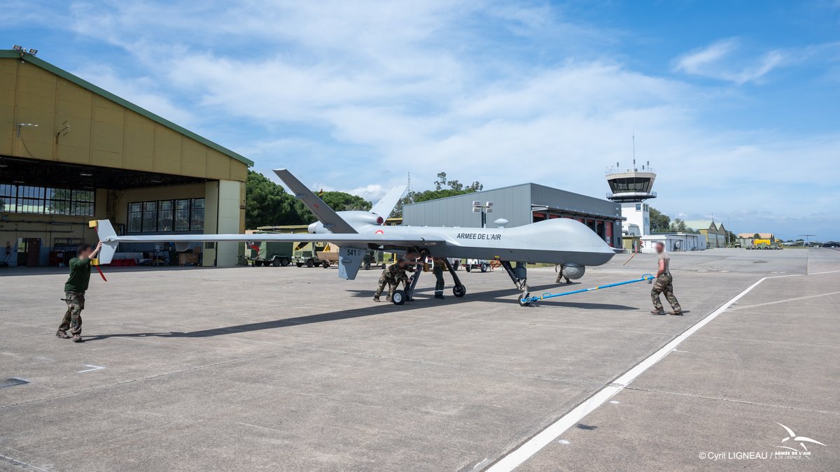 1e mission opérationnelle en Corse pour le détachement Reaper de la 33e escadre de Cognac. 
En avril, la BA 126 a accueilli pour la toute première fois un détachement Reaper de la 33e escadre de surveillance, de reconnaissance et d’attaque de la BA 709.
🔎 bit.ly/3weT4sa