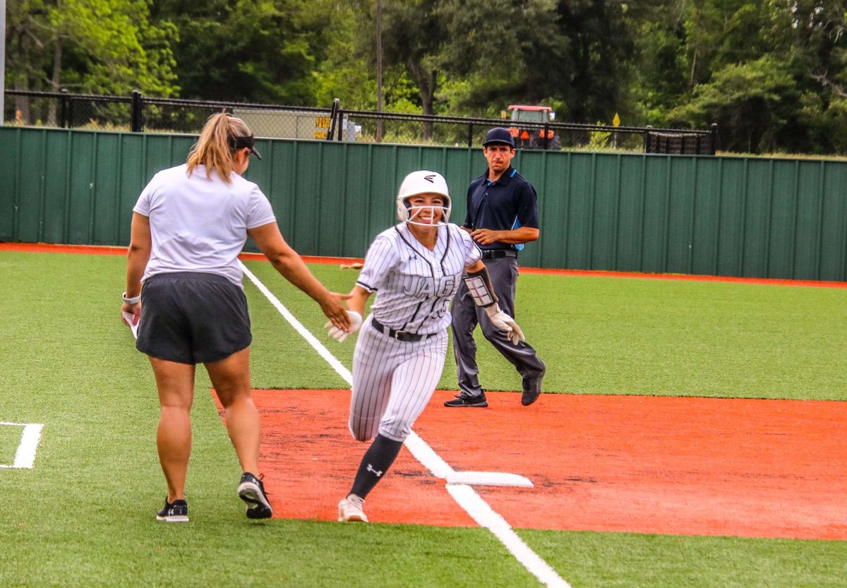 RuthAda65849069's tweet image. RRAC  homerun pics. Big congrats to these amazing Jags softball ladies  and my daughter Emily Palacio for 2 💣s!