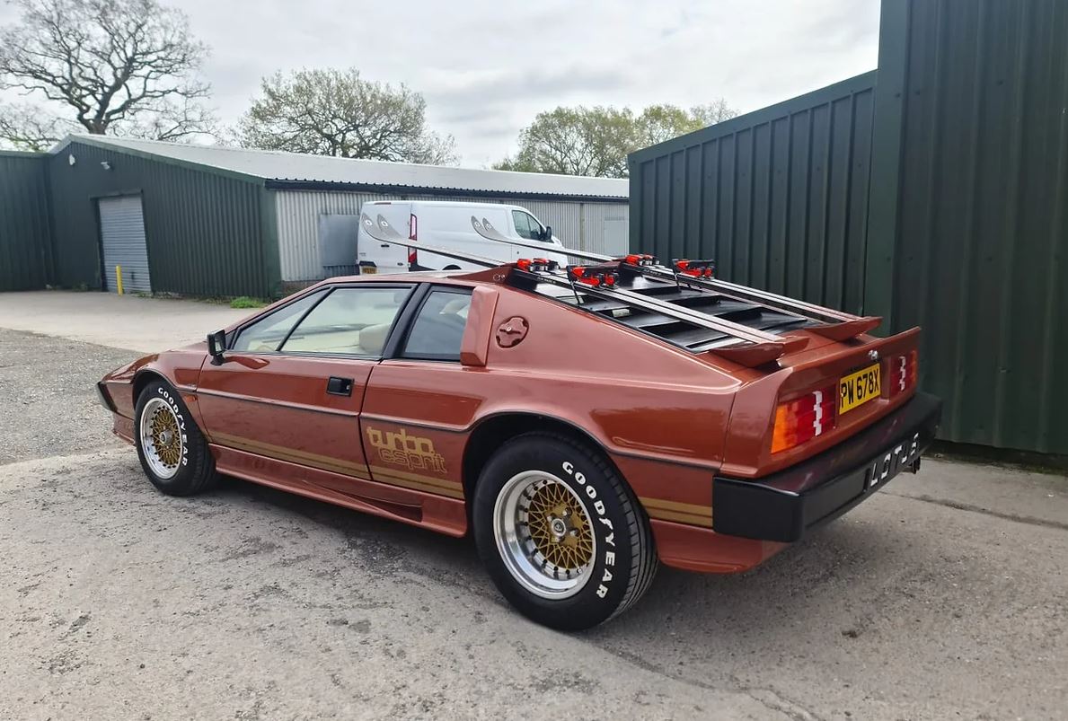 Newly available from @webbsweybridge for #Chauffeur Film and Media work is this rather stunning Lotus Esprit Turbo #JamesBond Replica. What else could possibly be “for your eyes only”? webbsofweybridge.co.uk