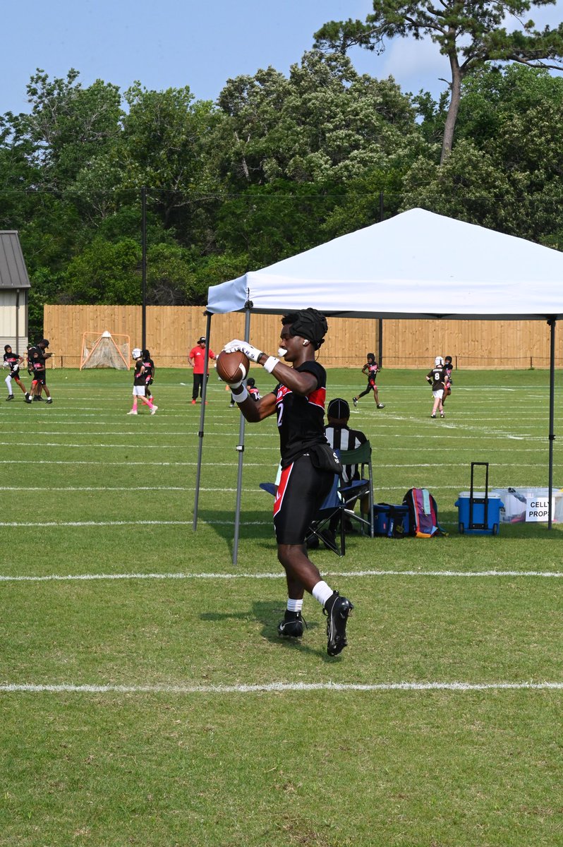 As my first 7 on 7 season is about to end I’d like to thank god for my success and everybody around me pushing. Im prepared High School Ball 🐶 <a href="/CoachKRHarrison/">Coach Harrison, M.Ed.</a> <a href="/SC_BulldogFB/">Summer Creek Football</a> <a href="/ARboysathletics/">Autumn Ridge M.S. Boy’s Athletics</a>