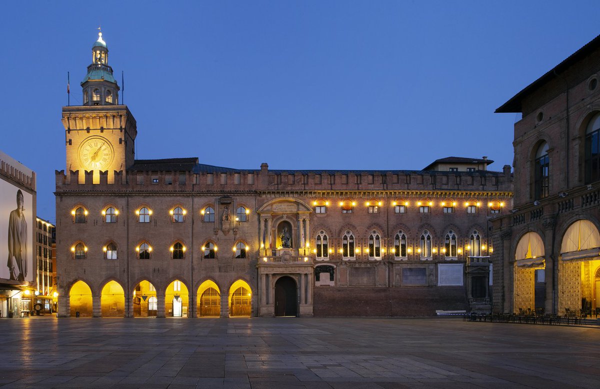 ✨ Dal 13 Maggio al 15 Settembre 2024 la Torre dell'Orologio prolungherà l'apertura serale fino alle 21:00 👈🏼 venite a godervi la vista a 360° sulla città dalle terrazze panoramiche 😍 👉🏼 tinyurl.com/4hcrf93f @turismoER @comunebologna