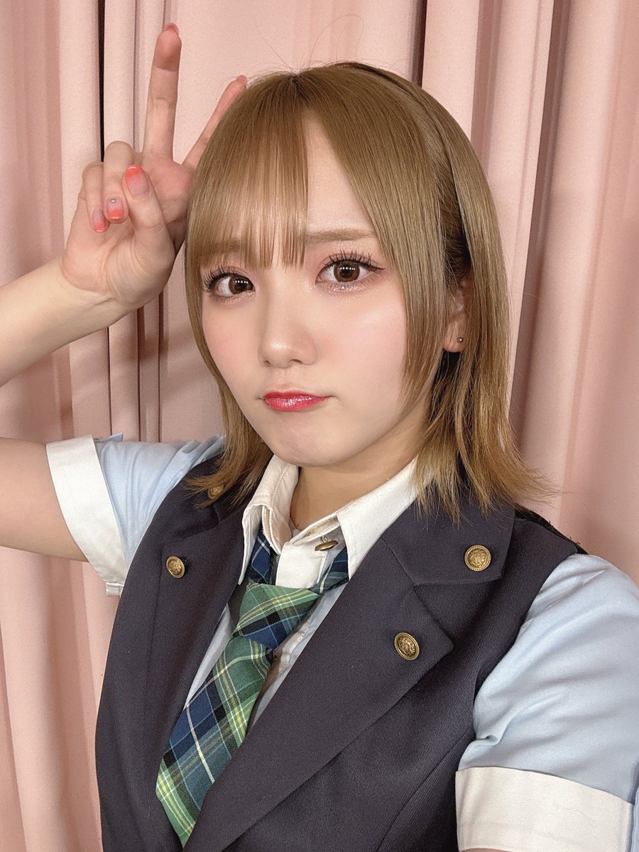 48manaka_16's tweet image. 64枚目シングルの握手会受付が開始しました！！（早すぎ）

一応告知します！！！笑

とりあえず見てみてね👀

official-cd.akb48.co.jp/64th/