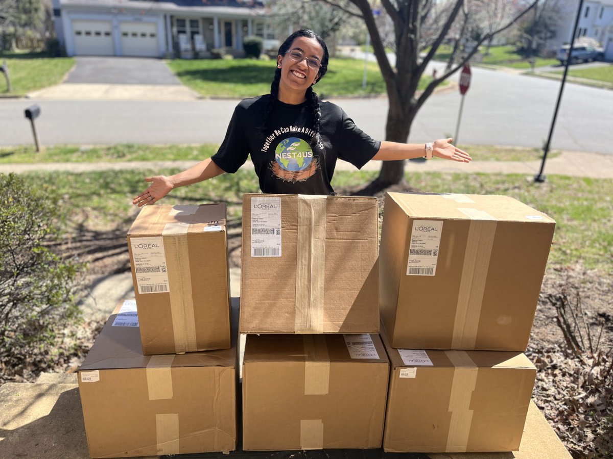 As a 2019 @LOrealParisUSA #WomenofWorth Honoree, our #CEO Shreyaa is #grateful to #LorealParis for their #support by providing #gift bags w/ beauty products for our #MothersDay #service event! #Together let's celebrate the #beauty of #givingback! #NEST4US nest4us.org